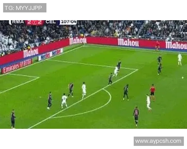 足球明星飞龙精彩瞬间全景展示尽显风采与魅力的图片合集